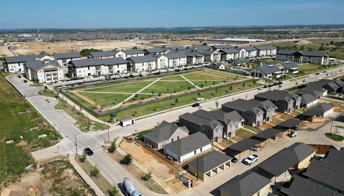 Neighborhoods along Chisholm Trail Parkway are expected to add over 90,000 people in the next 20 years. Numerous housing units are planned or under construction in the area.