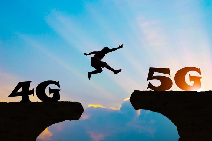 A man leads from a cliff labeled 4G across a chasm to another cliff labeled 5G.