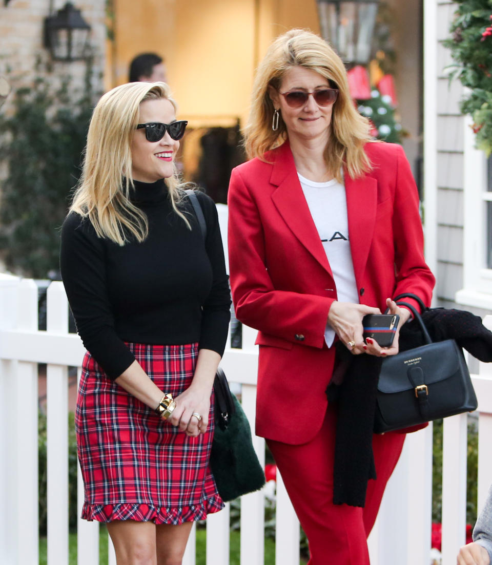 Reese Witherspoon mit ihrer Kollegin Laura Dern (Bild: Getty Images)