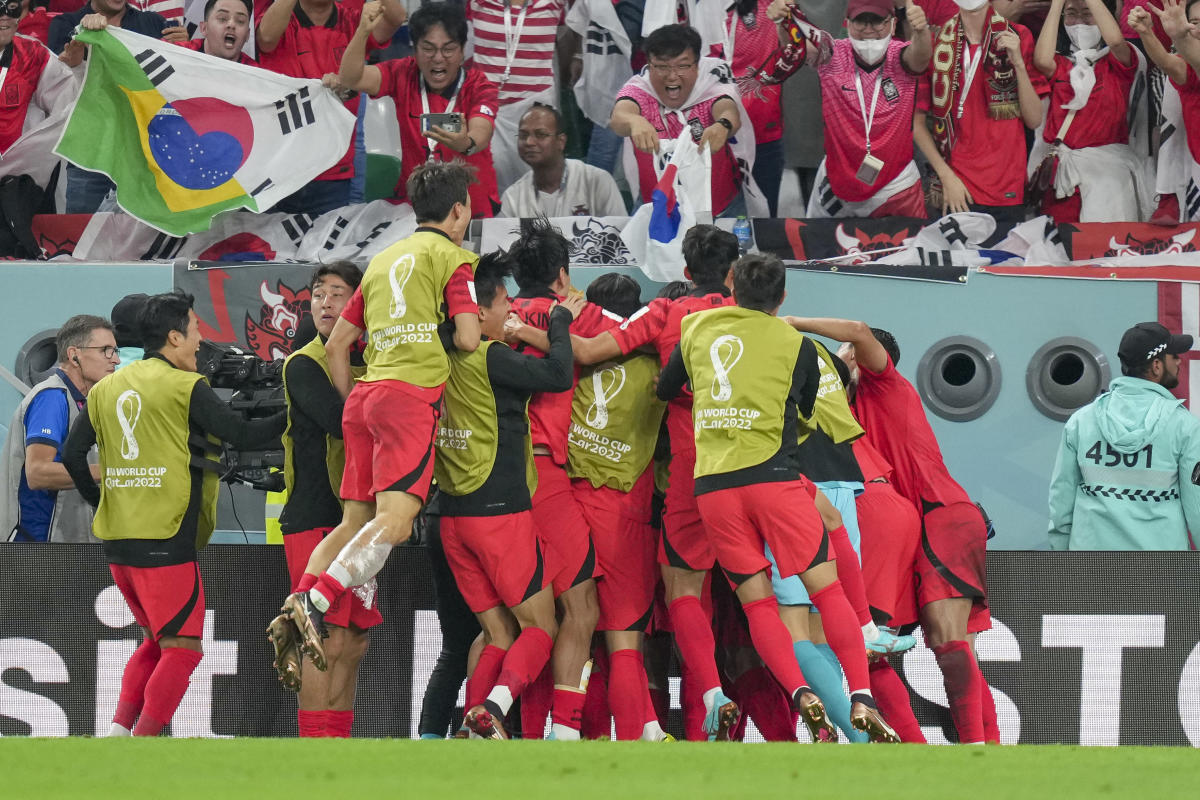 한국은 전반 막판 결승골을 터뜨리며 포르투갈을 H조 1위로 끌어올렸다.