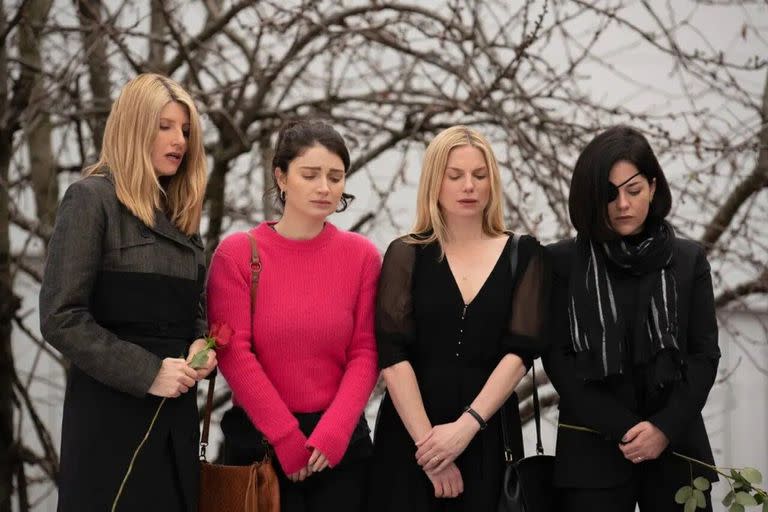 Sharon Horgan, Eve Hewson, Eva Birthistle y Sarah Greene en Bad Sisters