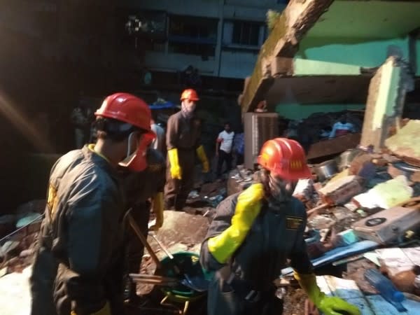 The rescue operation is currently underway at the spot in Bhiwandi, Maharashtra. (Photo: ANI)