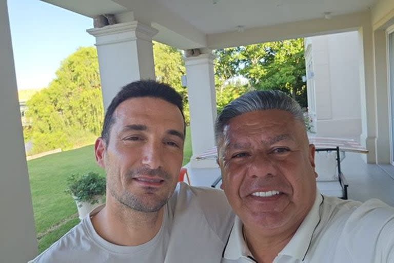 Lionel Scaloni y Chiqui Tapia en uno de los tantos encuentros que tuvieron el entrenador y el presidente de la AFA, tras el episodio en el Maracaná