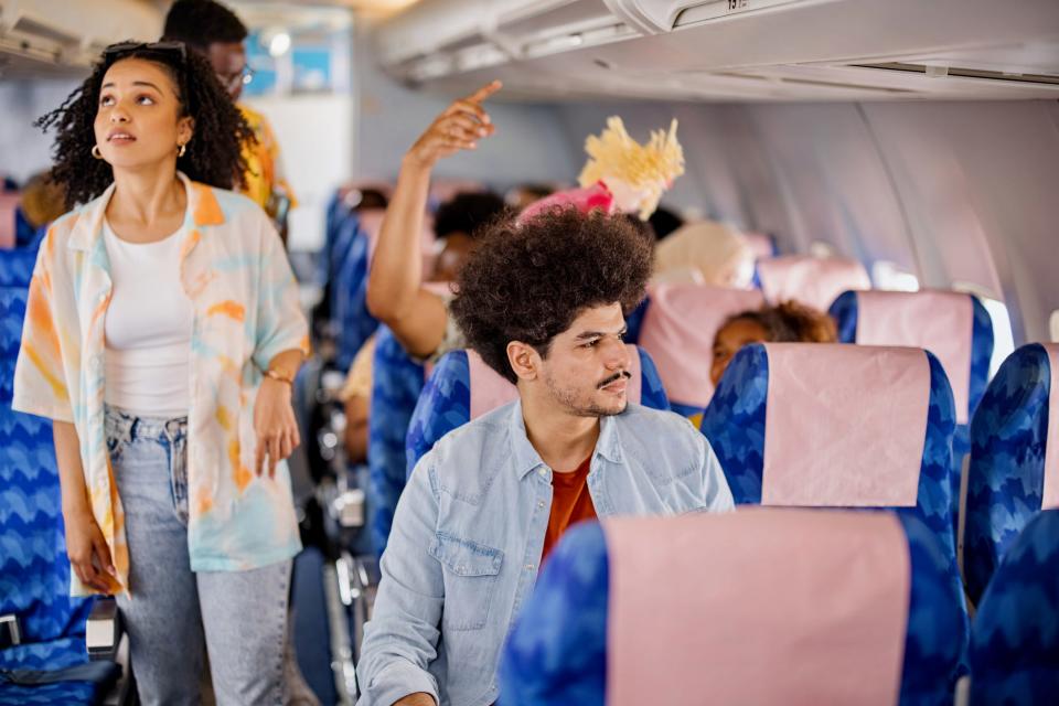 Wann muss man mit einem Passagier seinen Platz tauschen – und wann nicht? - Copyright: Anchiy/Getty Images