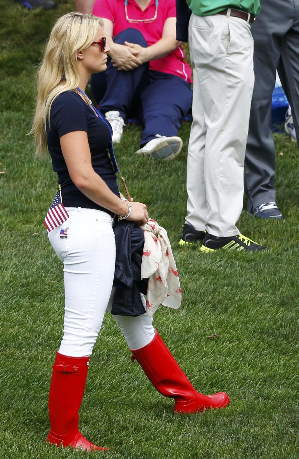 Tiger Woods girlfriend Lindsey Vonn watches Woods in the opening Four-ball matches for the 2013 Presidents Cup golf tournament at Muirfield Village Golf Club in Dublin, Ohio October 3, 2013. REUTERS/Jeff Haynes (UNITED STATES - Tags: SPORT GOLF)