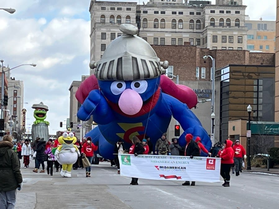 2022 Quad City Arts Festival of Trees Holiday Parade (photo: Brian Weckerly)