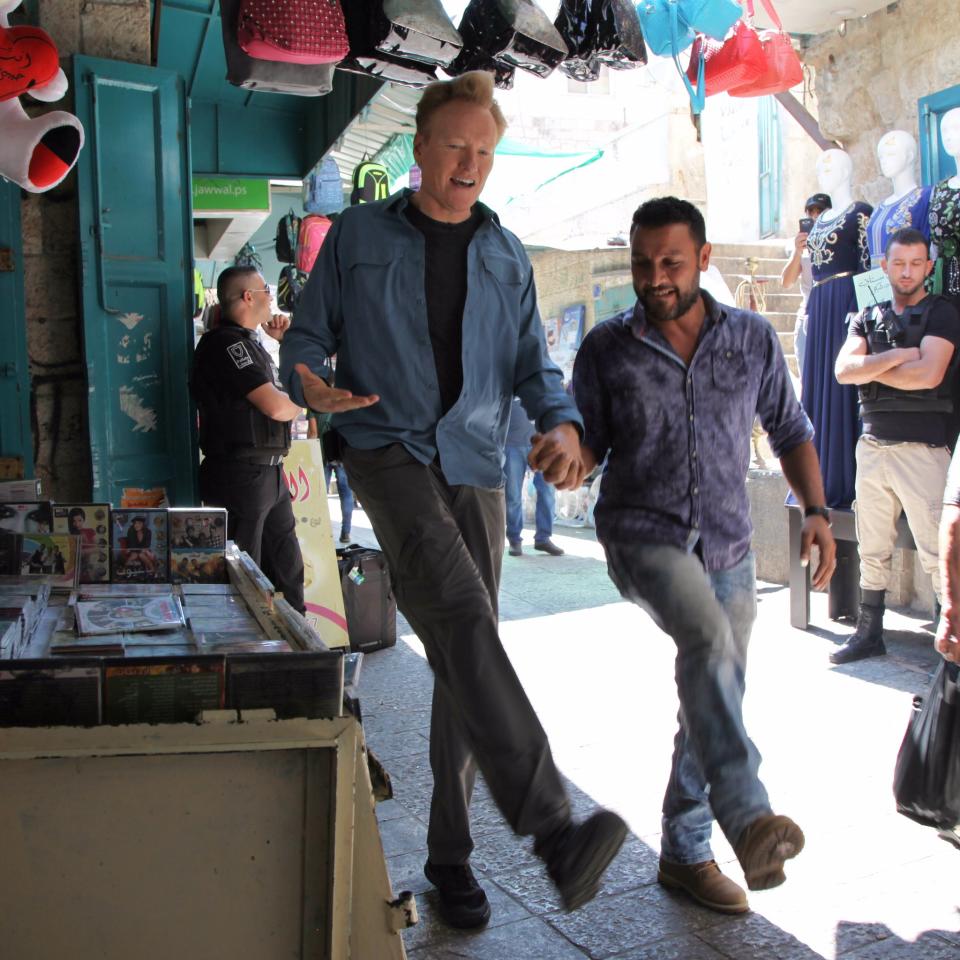 <p>Learned to dance the #Palestinian way. #Salam #Palestine #Bethlehem (Photo: Conan O’Brien via Twitter) </p>