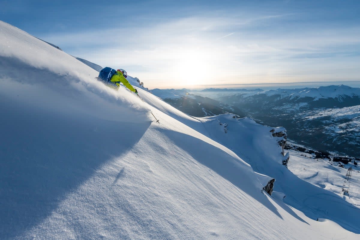 Les Arcs offers access to glacier runs (Les Arcs Tourisme)