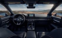 <p>This infotainment system has physical volume and tuning knobs, plus Apple CarPlay and Android Auto functionality. </p>