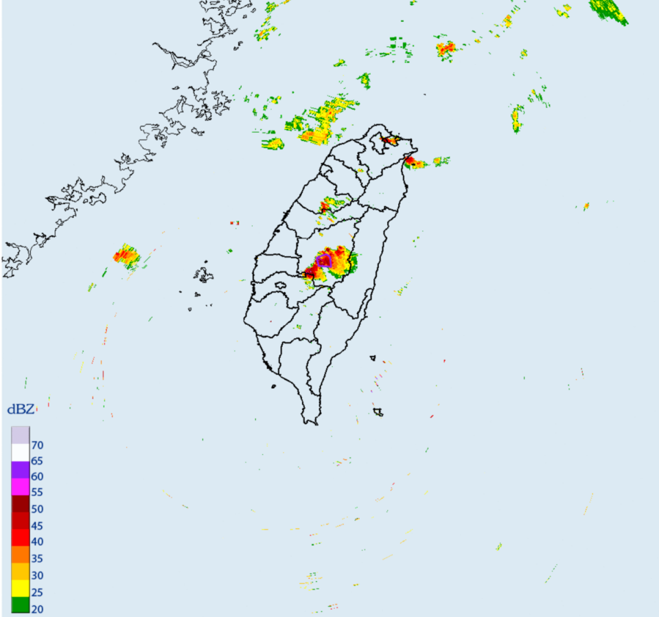 中央氣象局於稍早發布災防告警，提醒南投縣將發生大雷雨,預計持續至16時30分。   圖：翻攝自中央氣象局官網