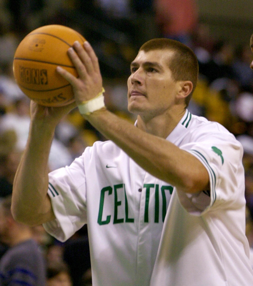 Boston Celtics forward Ruben Wolkowyski, of Argentina, practices foul shots prior to a game against the <a class="link " href="https://sports.yahoo.com/nba/teams/chicago/" data-i13n="sec:content-canvas;subsec:anchor_text;elm:context_link" data-ylk="slk:Chicago Bulls;sec:content-canvas;subsec:anchor_text;elm:context_link;itc:0">Chicago Bulls</a> in Boston, Wednesday, Oct. 30, 2002. (AP Photo/Charles Krupa)