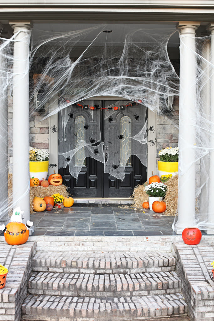 spooky web halloween door decoration (Bower Power )