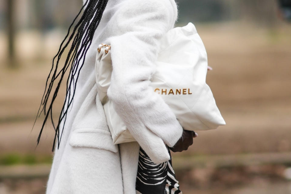 Chanel手袋2022｜連Jennie也愛不釋手的Chanel 22登場！實用而華麗Tote Bag比小手袋更有魅力