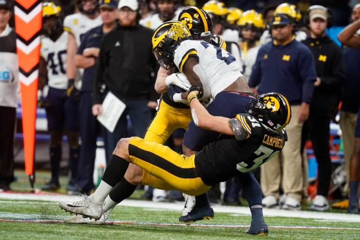 Iowa linebacker Jack Campbell (31) has made 118 tackles in 2022.