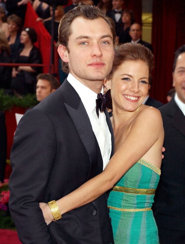 Jude Law y Siena Miller