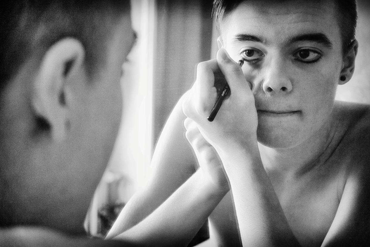 A school district aims to reevaluate its dress code to allow boys to wear makeup. (Photo: Getty Images)