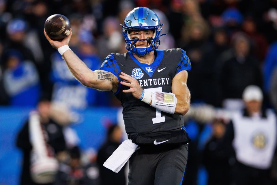 Kentucky Wildcats quarterback Will Levis (7) passes the ball during the third quarter against the Georgia Bulldogs at Kroger Field.