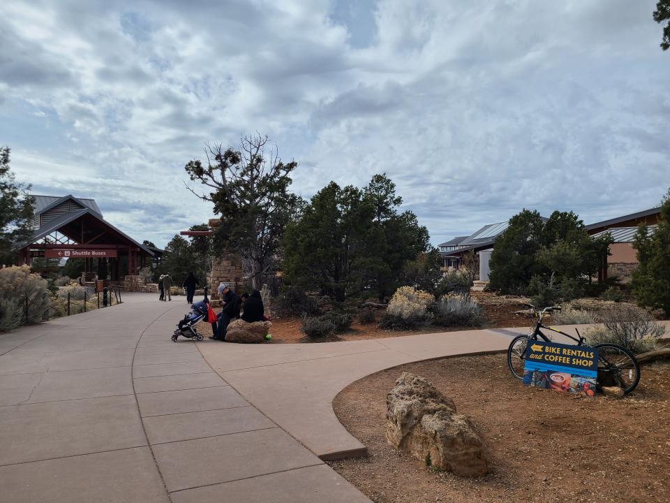 Visitor Center Area, empty, at Grand Canyon in winter