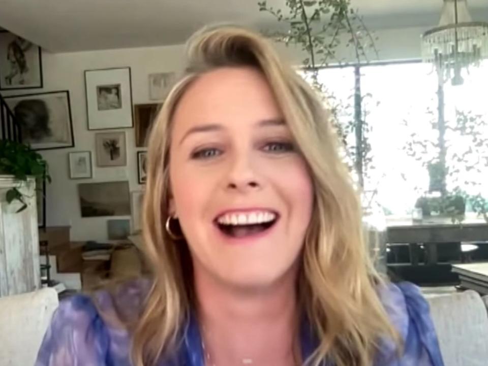 Alicia Silverstone reveals she was kicked off a dating app twice (YouTube)