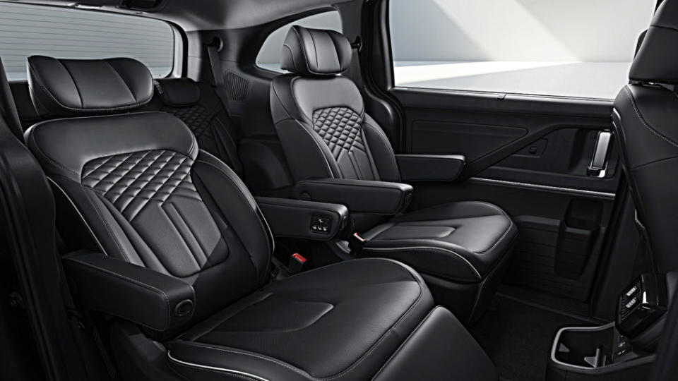 GLT-B車型升級標配第二排皇家VIP座椅。(圖片來源/ Hyundai)