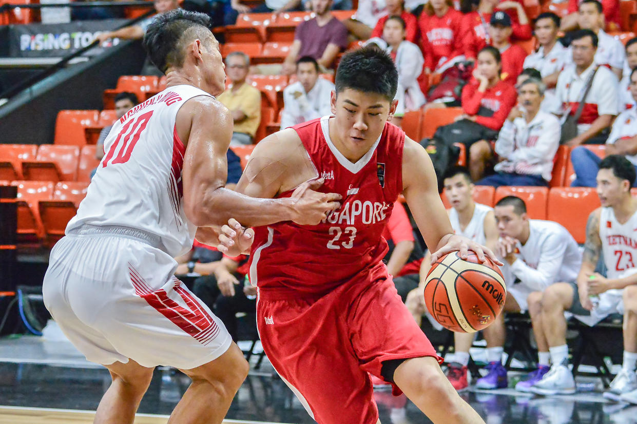 Singapore’s Delvin Goh in action against Vietnam at the MABA Stadium on Thursday (24 August) night. (PHOTO: Andrew JK Tan / Sport Singapore)