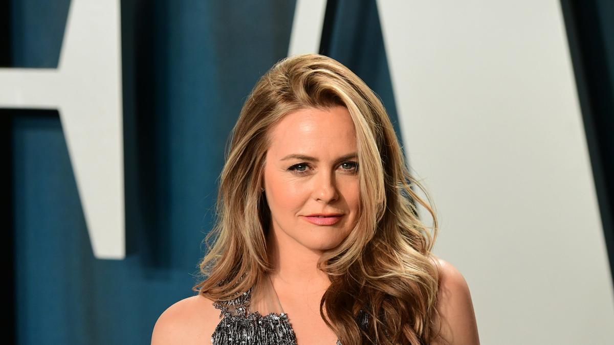 Alicia Silverstone is ‘alive and well’ after apparently eating harmful plants