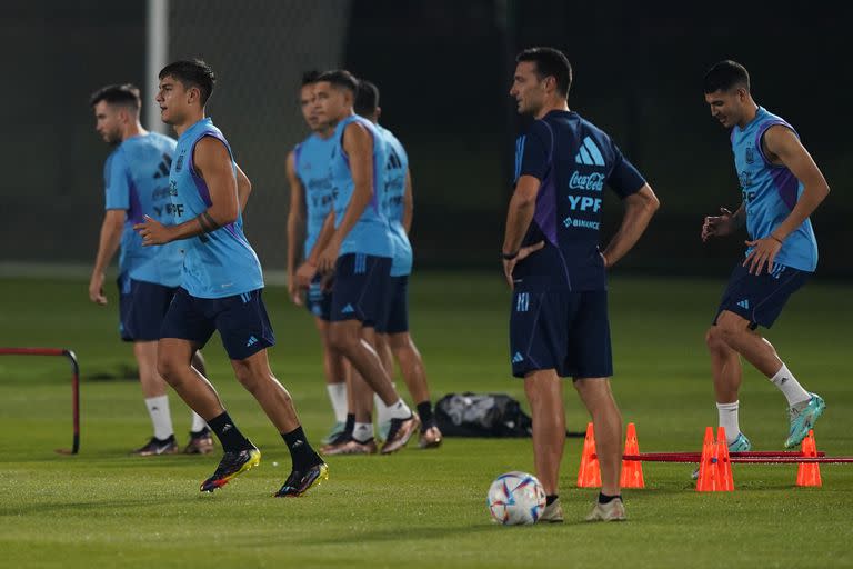 Lionel Scaloni siente que ahora sí recuperó el control, porque los cortes de Correa y González no sacudieron al grupo