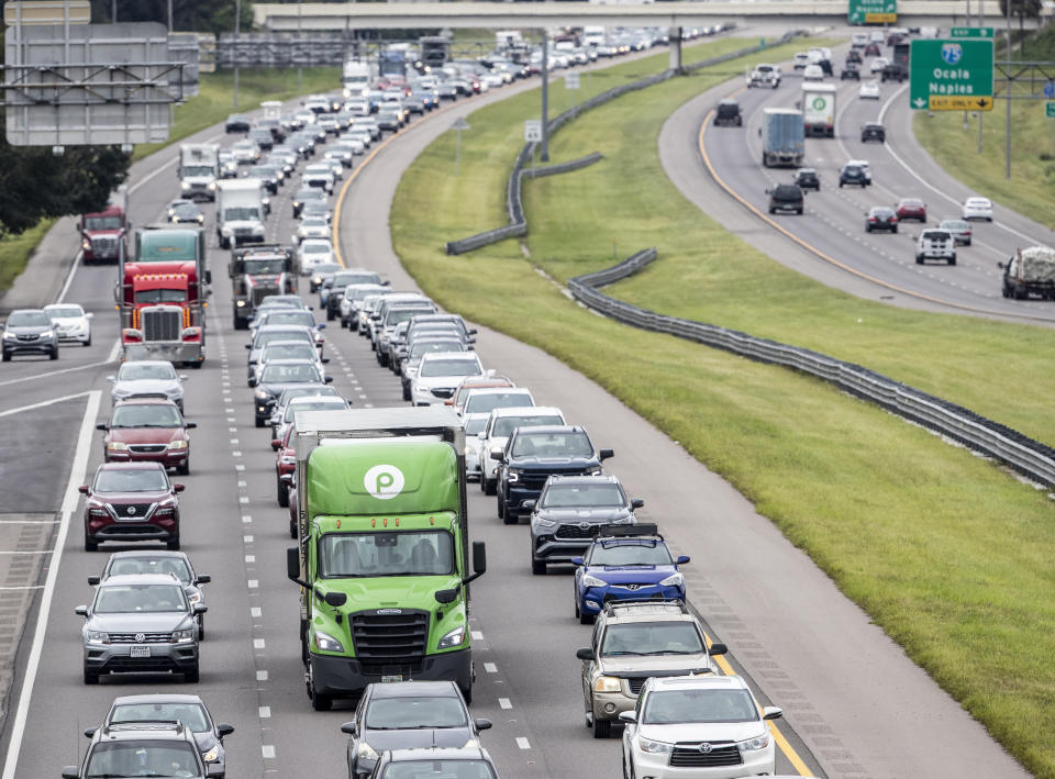 El tráfico colapsa la Interstate 4 en Tampa, Florida, el 27 de septiembre de 2022, antes de la llegada del huracán Ian. (Willie J. Allen Jr./Orlando Sentinel via AP)