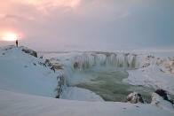 <b>9. Islandia</b>: En la instantánea, una puesta de sol en Goðafoss.