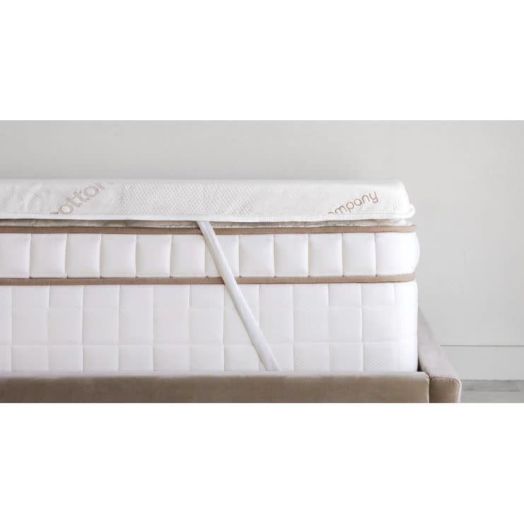 <p><a href="https://go.redirectingat.com?id=74968X1596630&url=https%3A%2F%2Fwww.saatva.com%2Fbedding%2Fgraphite-memory-foam-mattress-topper&sref=https%3A%2F%2Fwww.cosmopolitan.com%2Flifestyle%2Fg39414014%2Fbest-cooling-mattress-toppers%2F" rel="nofollow noopener" target="_blank" data-ylk="slk:Shop Now;elm:context_link;itc:0;sec:content-canvas" class="link rapid-noclick-resp">Shop Now</a></p><p>Graphite Mattress Topper</p><p>$345.00</p><p>saatva.com</p>