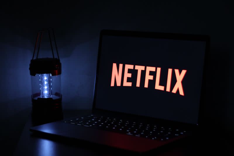 ▲影音串流平台Netflix近幾年產出不少好劇，成為許多人閒暇時光的最佳陪伴，而每次更新上架和下架作品時都會掀起討論。（示意圖／取自unsplash）