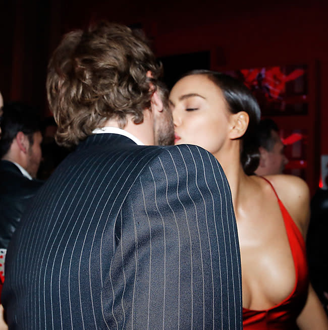 Bradley Cooper and Irina Shayk kiss