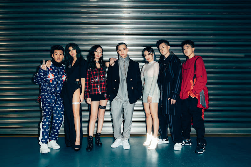 Ching G Squad團員OSN高爾宣、Shou 婁峻碩、Chrisflow 唐仲彣、RĒD°芮德，和Julia吳卓源、Karencici、屁孩Ryan共同創作歌曲。（圖／華風數位）