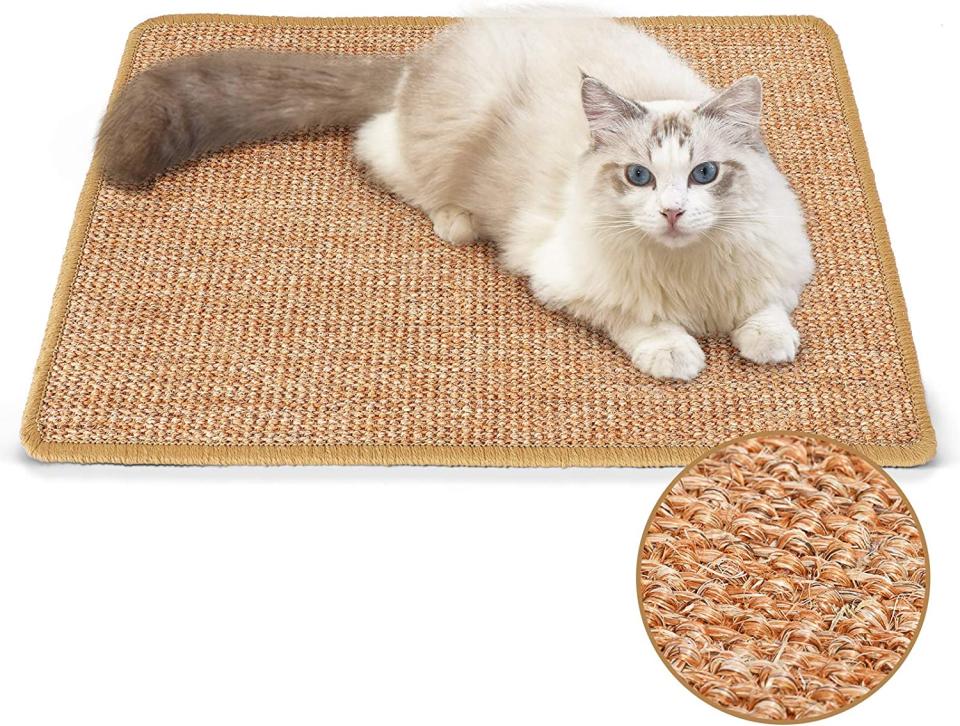 FUKUMARU cat scratcher mat