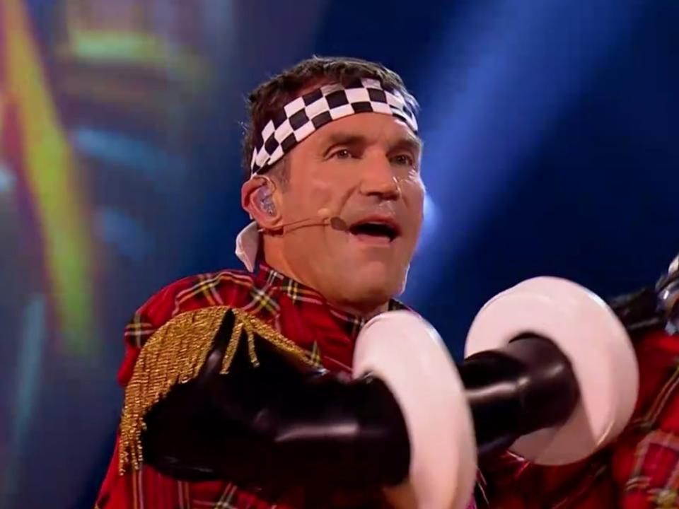 Cash was revealed to be Bagpipes (ITV)