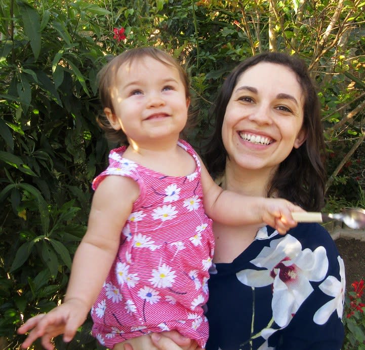 The author with her daughter, Mabel, photographed in the Brazilian city of Juiz de Fora.