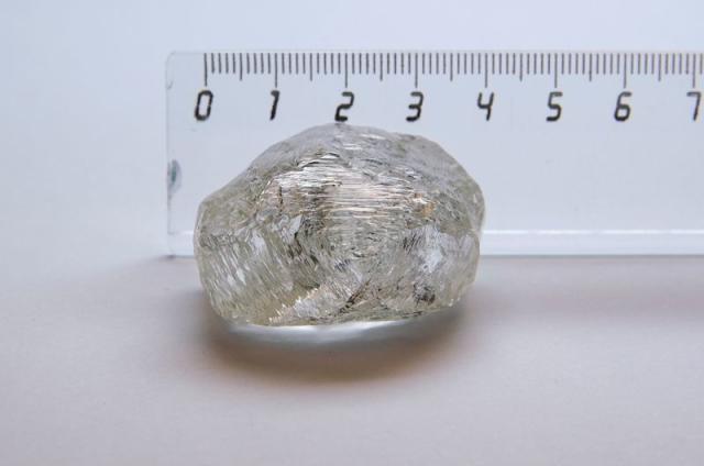 ALROSA to Hold Auction of Large Rough Diamonds at International