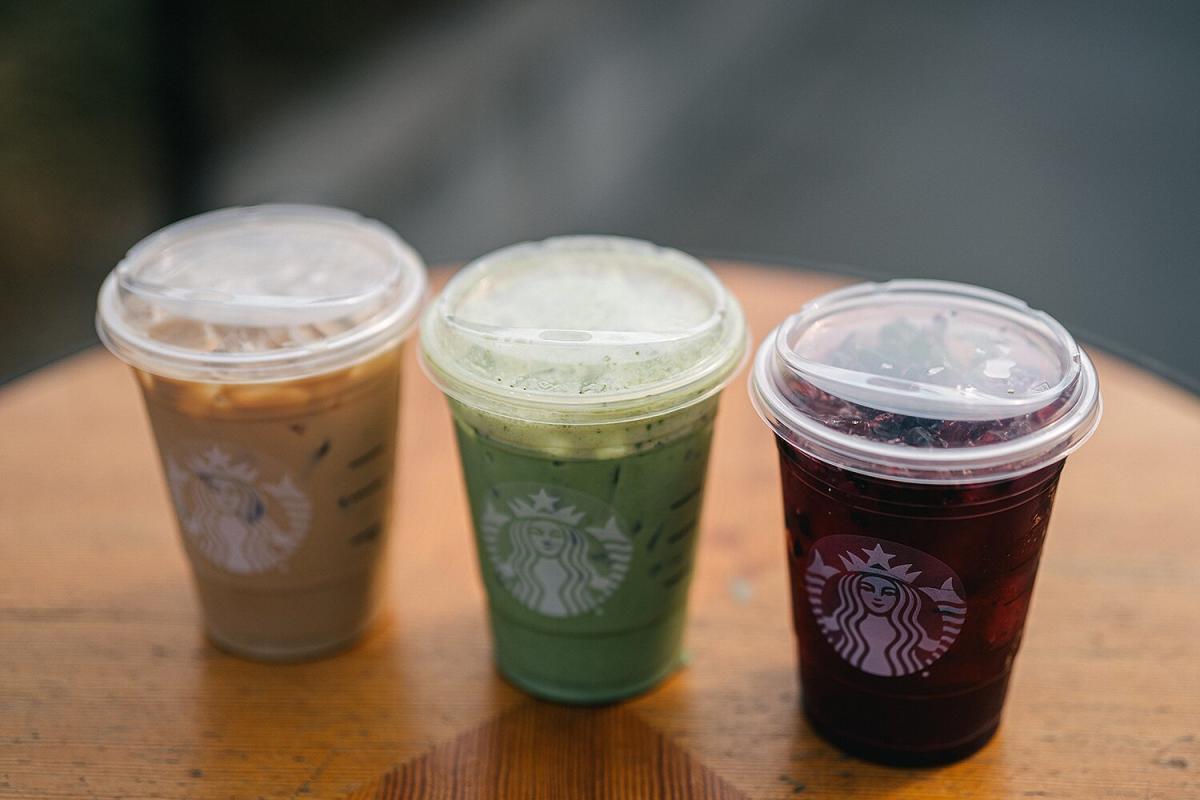 Starbucks: Plastic straws will be eliminated from stores by 2020 - CBS News