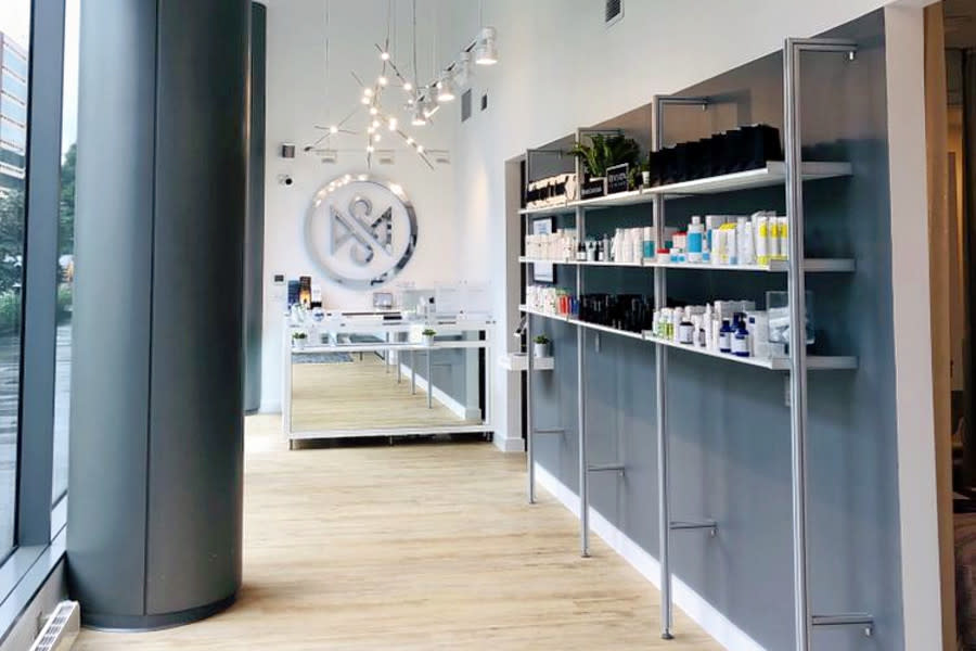 <p>Photo: Silver Mirror Facial Bar/<a href="https://yelp.com/biz_photos/silver-mirror-facial-bar-dupont-circle-washington-2?select=7zbA0DXMZ3iD3iUW60EXJg&utm_campaign=4d3fd54c-2d81-4ef5-859c-08bec5749ae1%2C14c111d0-f572-471b-85ec-ce7033aaadbd&utm_medium=81024472-a80c-4266-a0e5-a3bf8775daa7" rel="nofollow noopener" target="_blank" data-ylk="slk:Yelp;elm:context_link;itc:0;sec:content-canvas" class="link ">Yelp</a></p>