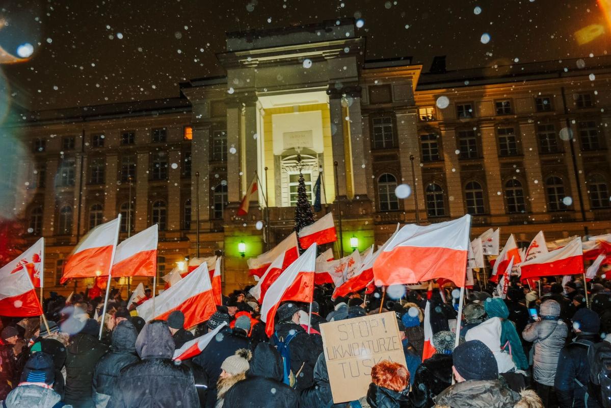 Dramat polityczny Polski przypomina konsekwencje porażki wyborczej Trumpa