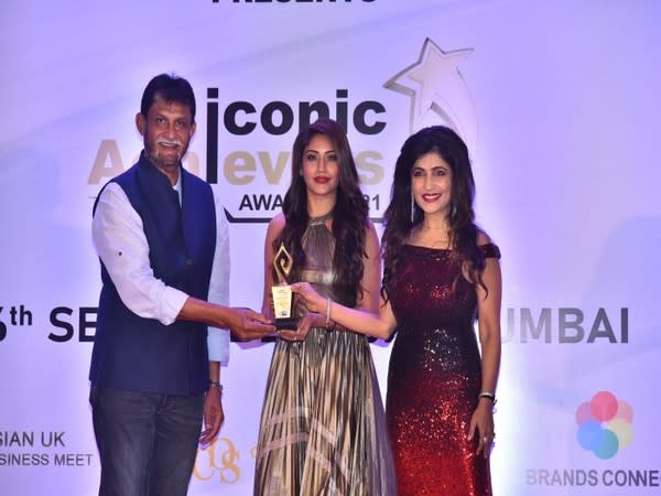 Former Cricketer Sandeep Patil with Surbhi Chandna and Ms. Shibani Kashyap @ WBR Corp Iconic Achievers' Awards 2021, Mumbai