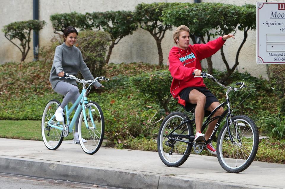 Selena toda sonrisas la tarde del miércoles en Los Ángeles.