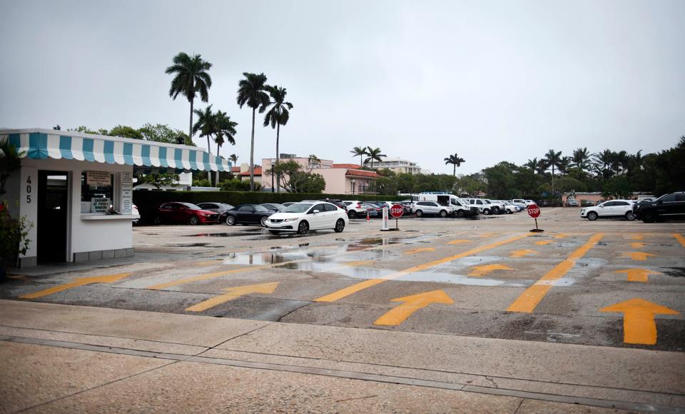 The Apollo Parking lot offers paid parking near Worth Avenue.