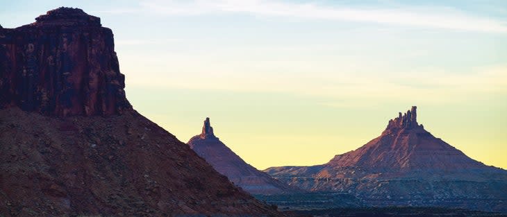 <span class="article__caption">The remote North Six Shooter Peak, at right</span> (Photo: Getty Images)