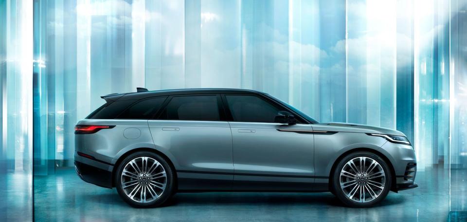 <p>2024 Land Rover Range Rover Velar</p>