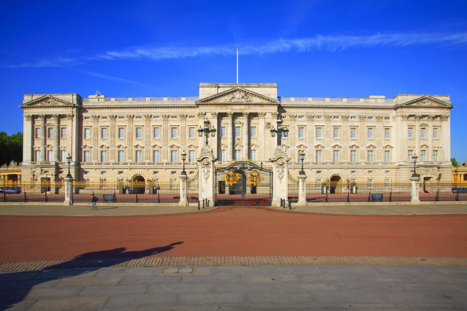 Frontal view on Buckingham Palace.