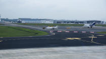 <p>Seletar Airport’s airstrip. (PHOTO: Yahoo News Singapore / Dhany Osman) </p>