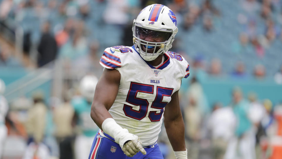 Buffalo Bills defensive end Jerry Hughes (55) 