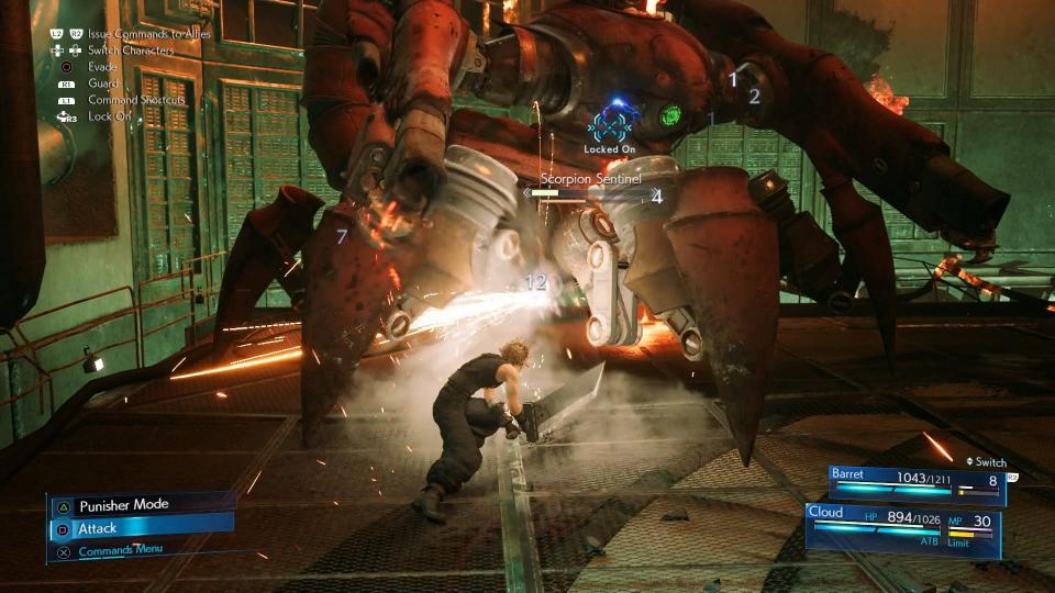 Cloud attacks the Scorpion Sentinel in Final Fantasy VII Remake.