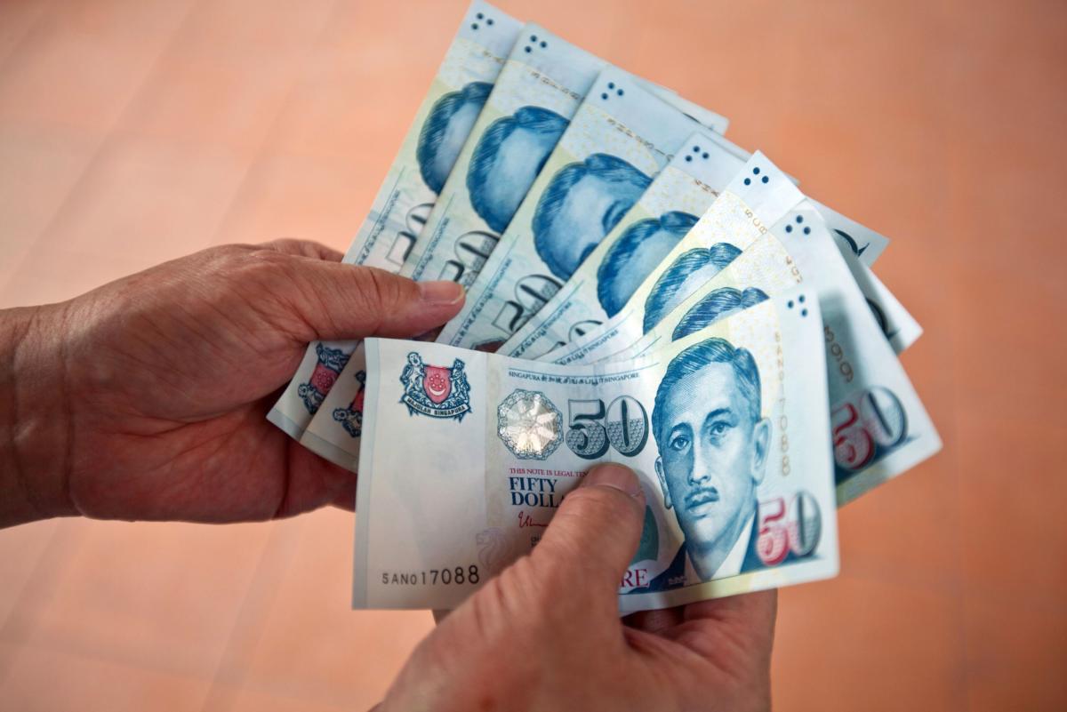 Singapore dollar may become rare global winner as MAS tightens